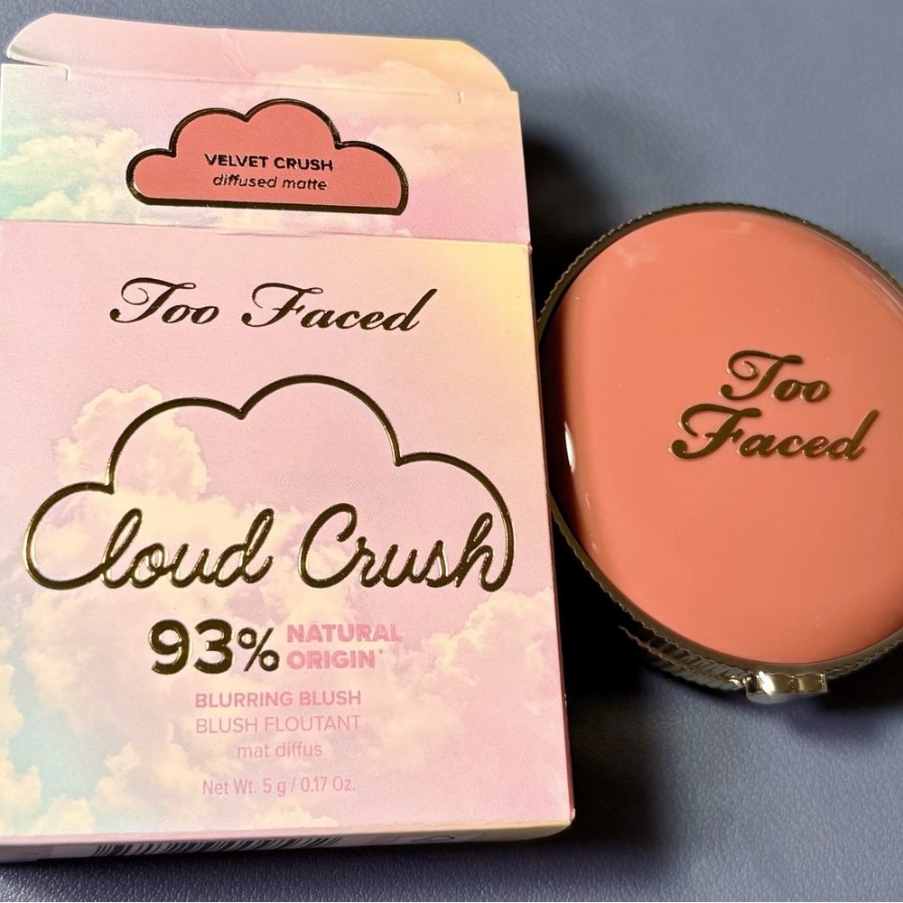 Too Faced- Cloud Crush Blurring Blush- VELVET CRUSH- 0.17oz/5g New In Box